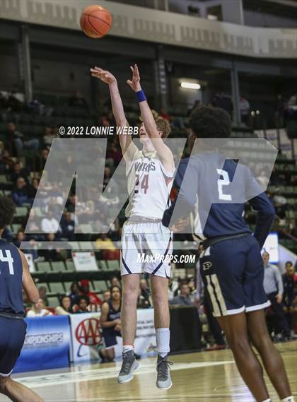 Thumbnail 2 in Manhasset vs Poughkeepsie (NYSPHSAA Class A Semifinal) photogallery.