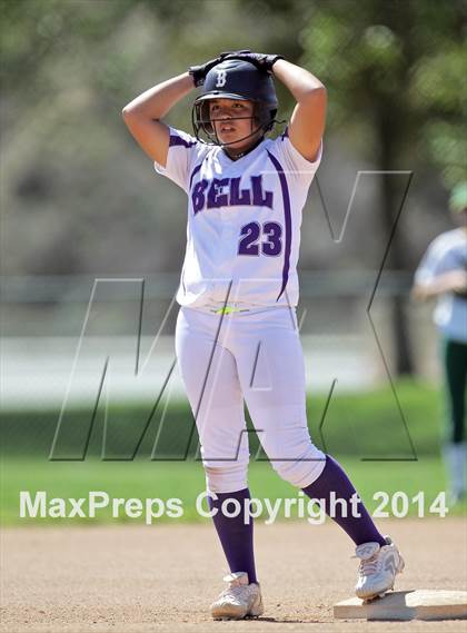 Thumbnail 3 in Bell vs. La Reina (Suzanne Manlet Softball Invitational) photogallery.