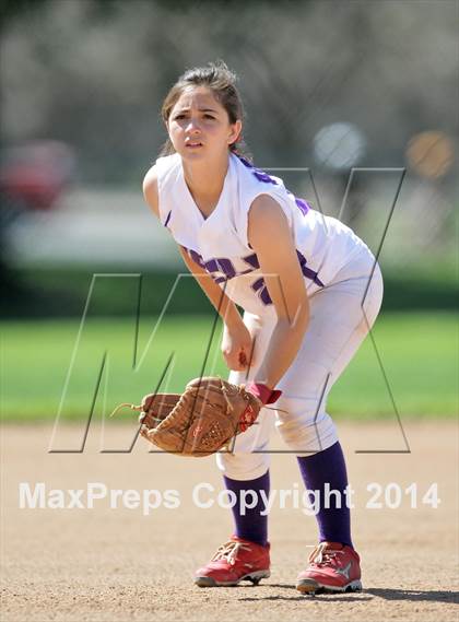 Thumbnail 3 in Bell vs. La Reina (Suzanne Manlet Softball Invitational) photogallery.