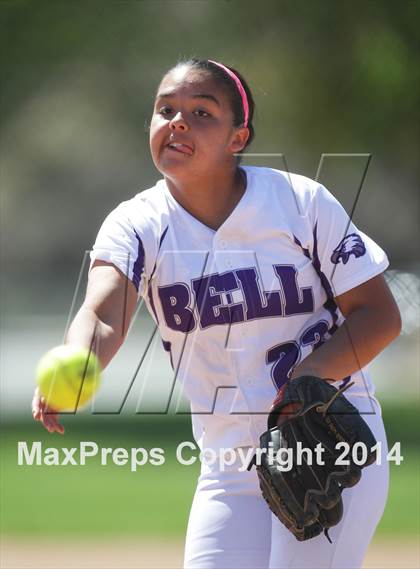 Thumbnail 3 in Bell vs. La Reina (Suzanne Manlet Softball Invitational) photogallery.