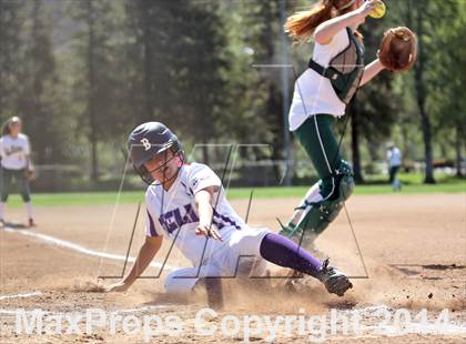 Thumbnail 2 in Bell vs. La Reina (Suzanne Manlet Softball Invitational) photogallery.
