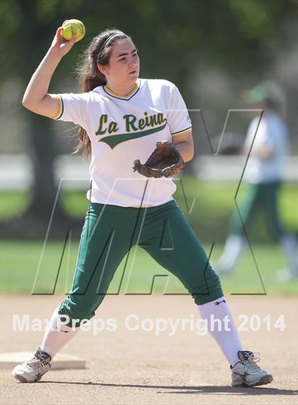 Thumbnail 3 in Bell vs. La Reina (Suzanne Manlet Softball Invitational) photogallery.