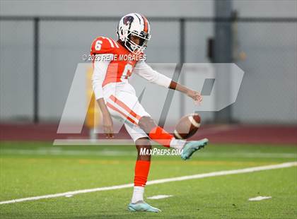 Thumbnail 1 in Francis Parker vs Polytechnic photogallery.