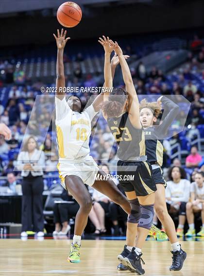 Thumbnail 2 in Memorial vs. Amarillo (UIL 5A State Semifinal) photogallery.
