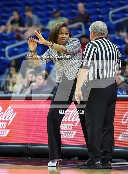 Thumbnail 2 in Memorial vs. Amarillo (UIL 5A State Semifinal) photogallery.