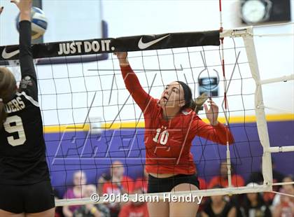 Thumbnail 2 in Walton vs. Kahuku (Durango Fall Classic) photogallery.