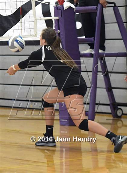 Thumbnail 2 in Walton vs. Kahuku (Durango Fall Classic) photogallery.