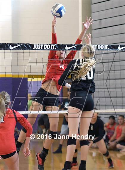 Thumbnail 3 in Walton vs. Kahuku (Durango Fall Classic) photogallery.