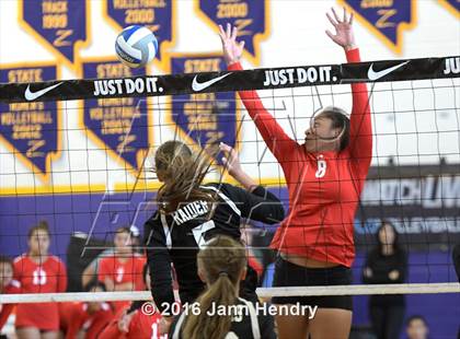 Thumbnail 1 in Walton vs. Kahuku (Durango Fall Classic) photogallery.
