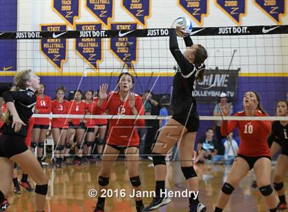 Thumbnail 2 in Walton vs. Kahuku (Durango Fall Classic) photogallery.