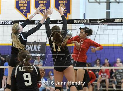 Thumbnail 2 in Walton vs. Kahuku (Durango Fall Classic) photogallery.