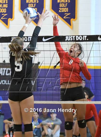 Thumbnail 3 in Walton vs. Kahuku (Durango Fall Classic) photogallery.