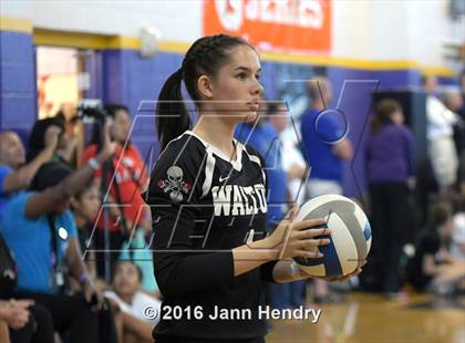 Thumbnail 2 in Walton vs. Kahuku (Durango Fall Classic) photogallery.