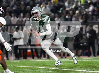 Thumbnail 2 in De La Salle vs. Pittsburg (CIF NCS Open Final) photogallery.