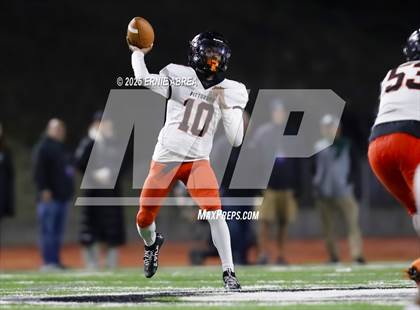 Thumbnail 2 in De La Salle vs. Pittsburg (CIF NCS Open Final) photogallery.