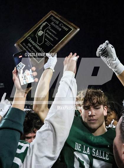 Thumbnail 3 in De La Salle vs. Pittsburg (CIF NCS Open Final) photogallery.