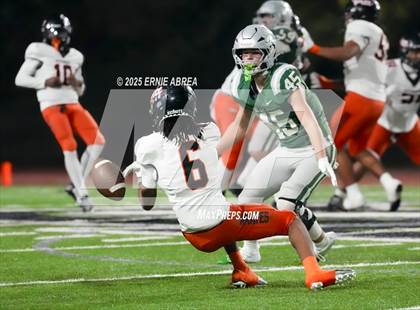 Thumbnail 2 in De La Salle vs. Pittsburg (CIF NCS Open Final) photogallery.