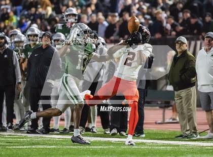 Thumbnail 3 in De La Salle vs. Pittsburg (CIF NCS Open Final) photogallery.