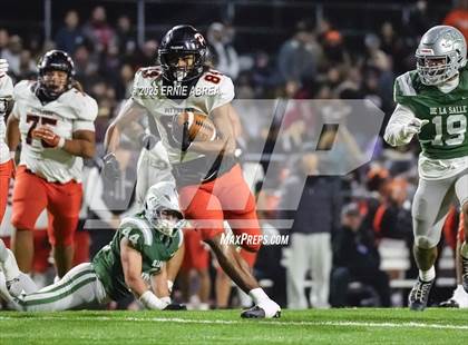 Thumbnail 2 in De La Salle vs. Pittsburg (CIF NCS Open Final) photogallery.