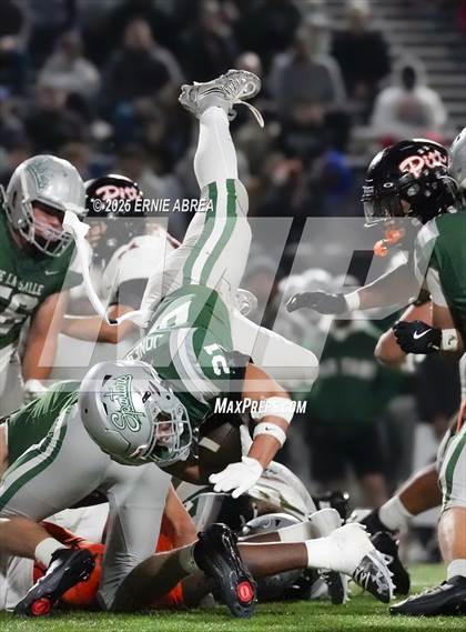 Thumbnail 2 in De La Salle vs. Pittsburg (CIF NCS Open Final) photogallery.