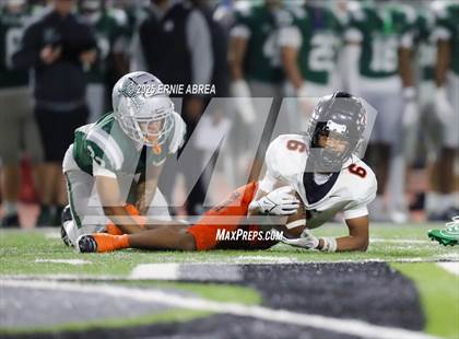 Thumbnail 3 in De La Salle vs. Pittsburg (CIF NCS Open Final) photogallery.