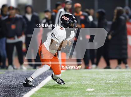 Thumbnail 1 in De La Salle vs. Pittsburg (CIF NCS Open Final) photogallery.