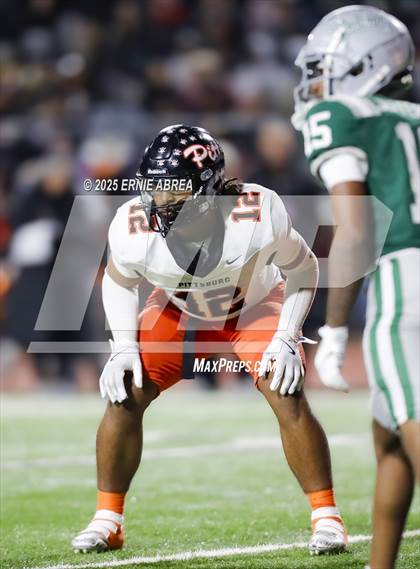 Thumbnail 2 in De La Salle vs. Pittsburg (CIF NCS Open Final) photogallery.