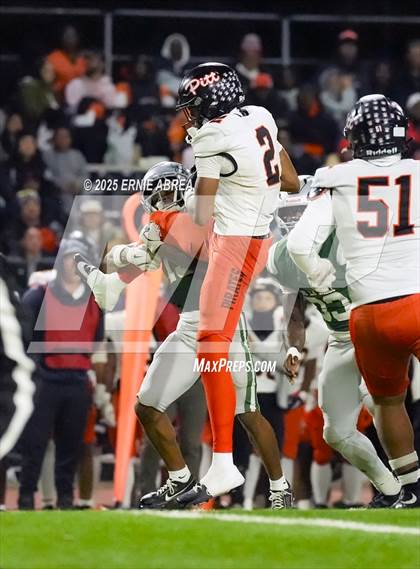 Thumbnail 1 in De La Salle vs. Pittsburg (CIF NCS Open Final) photogallery.