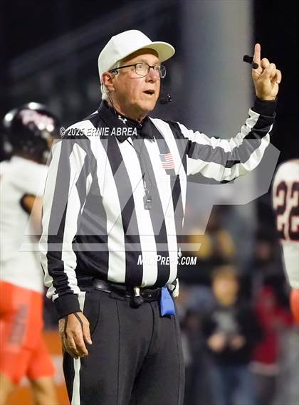 Thumbnail 3 in De La Salle vs. Pittsburg (CIF NCS Open Final) photogallery.