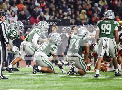 Thumbnail 3 in De La Salle vs. Pittsburg (CIF NCS Open Final) photogallery.