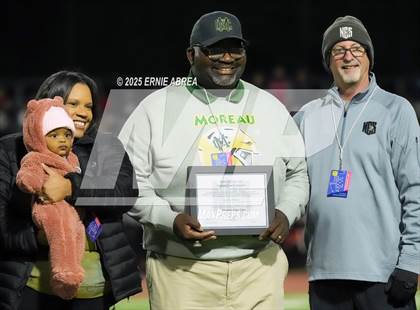 Thumbnail 1 in De La Salle vs. Pittsburg (CIF NCS Open Final) photogallery.