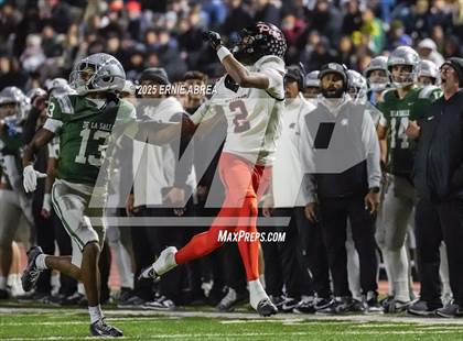 Thumbnail 3 in De La Salle vs. Pittsburg (CIF NCS Open Final) photogallery.