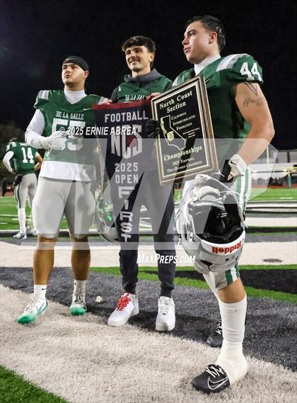 Thumbnail 1 in De La Salle vs. Pittsburg (CIF NCS Open Final) photogallery.