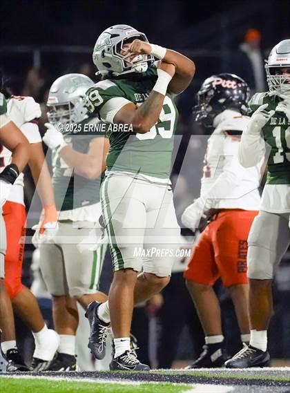 Thumbnail 1 in De La Salle vs. Pittsburg (CIF NCS Open Final) photogallery.