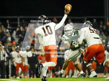 Thumbnail 1 in De La Salle vs. Pittsburg (CIF NCS Open Final) photogallery.