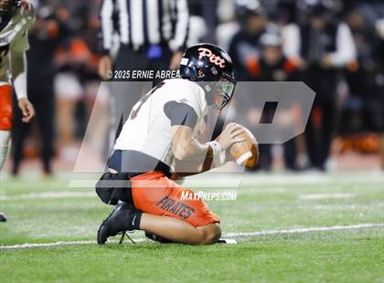 Thumbnail 3 in De La Salle vs. Pittsburg (CIF NCS Open Final) photogallery.