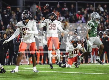 Thumbnail 3 in De La Salle vs. Pittsburg (CIF NCS Open Final) photogallery.