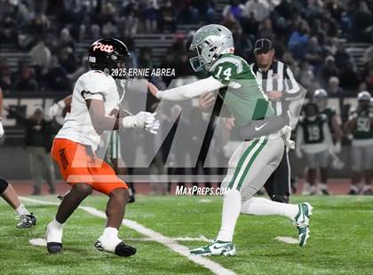 Thumbnail 3 in De La Salle vs. Pittsburg (CIF NCS Open Final) photogallery.