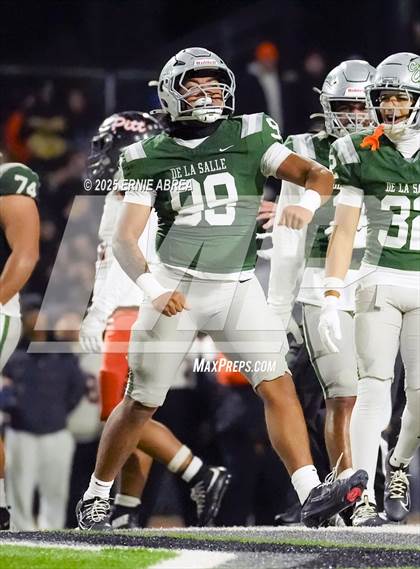 Thumbnail 2 in De La Salle vs. Pittsburg (CIF NCS Open Final) photogallery.