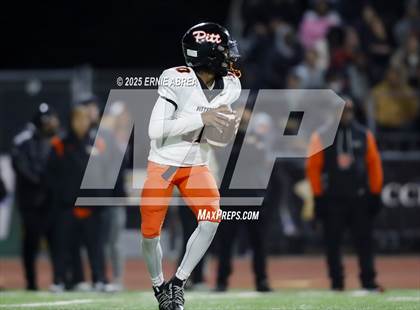 Thumbnail 2 in De La Salle vs. Pittsburg (CIF NCS Open Final) photogallery.