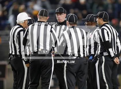 Thumbnail 1 in De La Salle vs. Pittsburg (CIF NCS Open Final) photogallery.