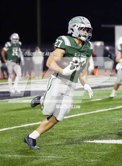 Thumbnail 2 in De La Salle vs. Pittsburg (CIF NCS Open Final) photogallery.