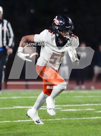 Thumbnail 2 in De La Salle vs. Pittsburg (CIF NCS Open Final) photogallery.