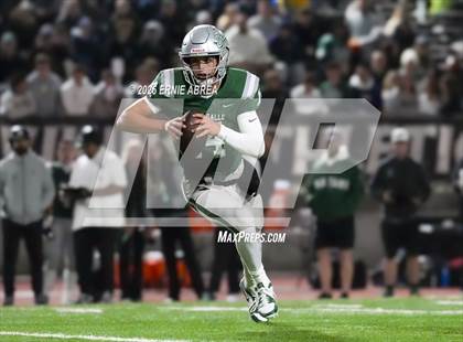 Thumbnail 1 in De La Salle vs. Pittsburg (CIF NCS Open Final) photogallery.