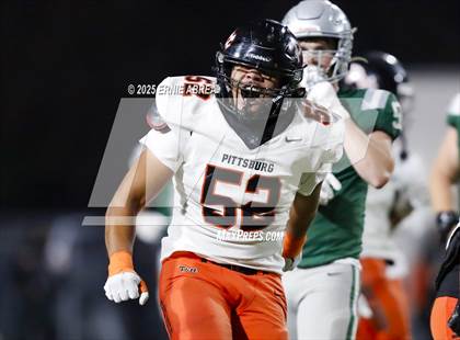 Thumbnail 2 in De La Salle vs. Pittsburg (CIF NCS Open Final) photogallery.