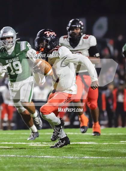 Thumbnail 2 in De La Salle vs. Pittsburg (CIF NCS Open Final) photogallery.