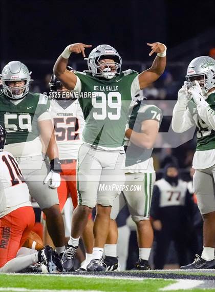 Thumbnail 3 in De La Salle vs. Pittsburg (CIF NCS Open Final) photogallery.