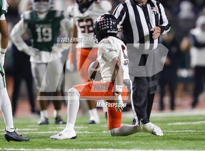 Thumbnail 3 in De La Salle vs. Pittsburg (CIF NCS Open Final) photogallery.