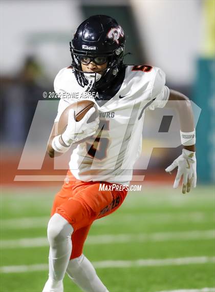 Thumbnail 3 in De La Salle vs. Pittsburg (CIF NCS Open Final) photogallery.