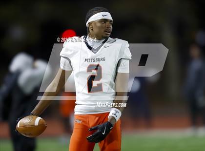 Thumbnail 1 in De La Salle vs. Pittsburg (CIF NCS Open Final) photogallery.